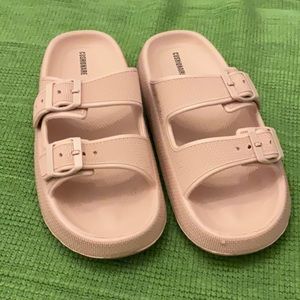 Cushionaire Fame Two Band Cloud Slides